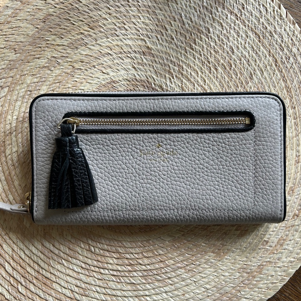 KATE SPADE LARGE CHESTER STREET NEDA PEBBLED LEATHER ZIP AROUND WALLET